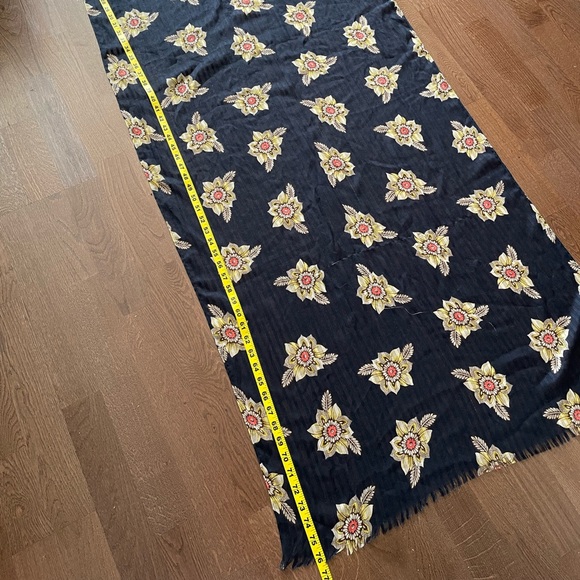 Loft navy blue scarf with floral pattern - Picture 5 of 6